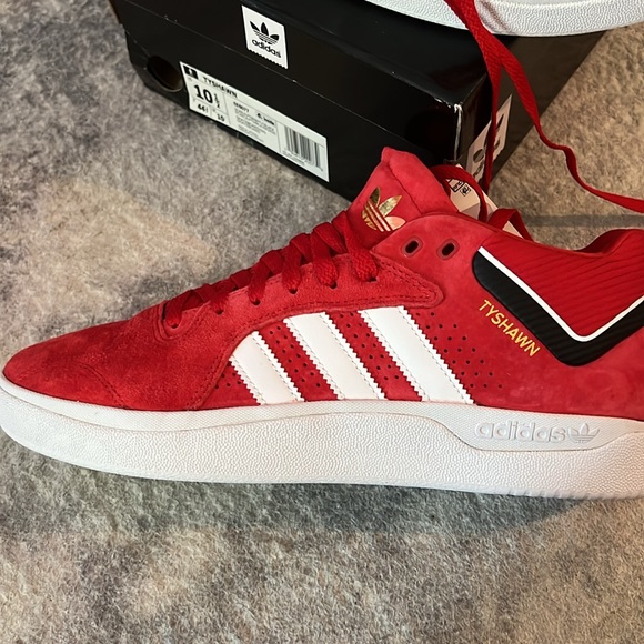 Adidas Tyshawn Jones Pro Model skateboard shoes Dead Stock new size 10.5 Supreme - Picture 2 of 6